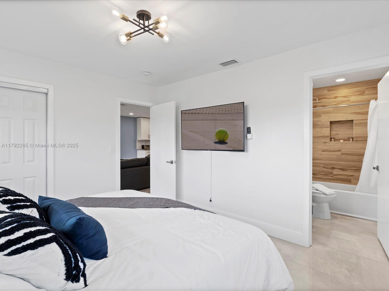 GOLD COAST TWIN VILLAS WE - Residential Income
