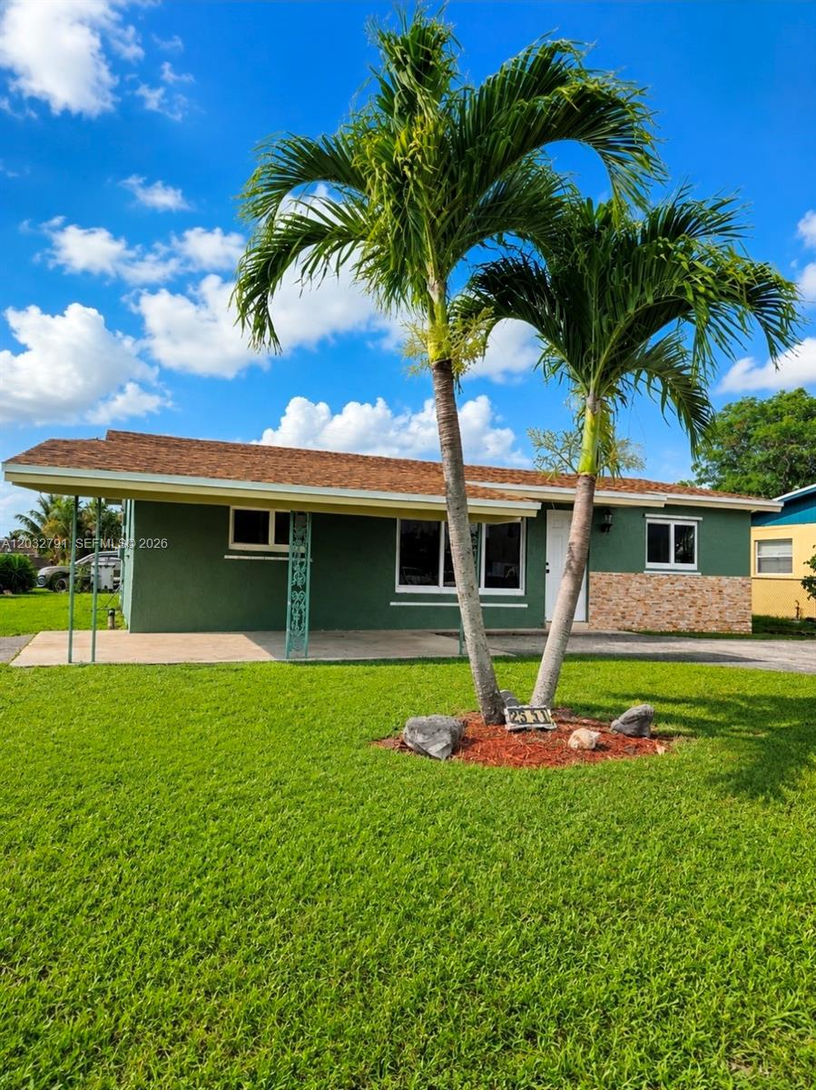 ESQUIRE LAKE EST SEC 2 - Residential Lease