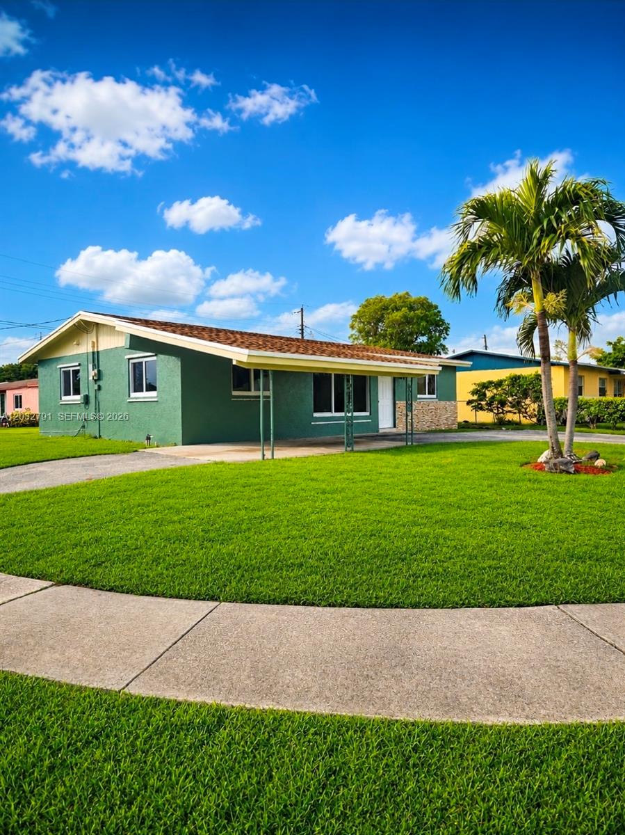 ESQUIRE LAKE EST SEC 2 - Residential Lease