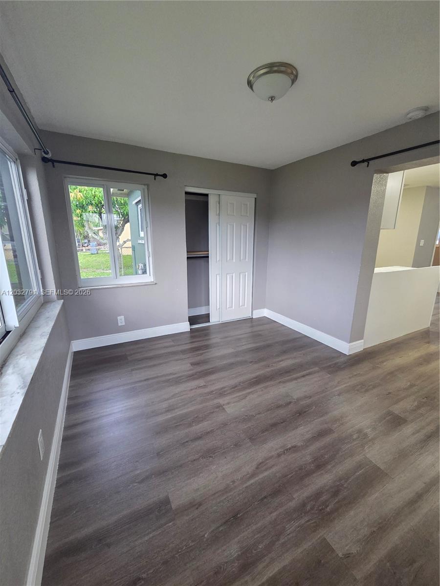 ESQUIRE LAKE EST SEC 2 - Residential Lease
