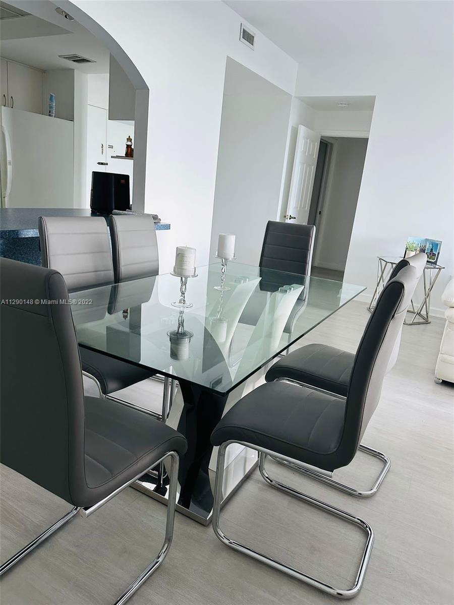 DORAL HOUSE CONDO NO 3 - Residential