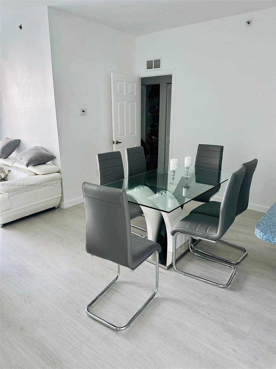 DORAL HOUSE CONDO NO 3 - Residential