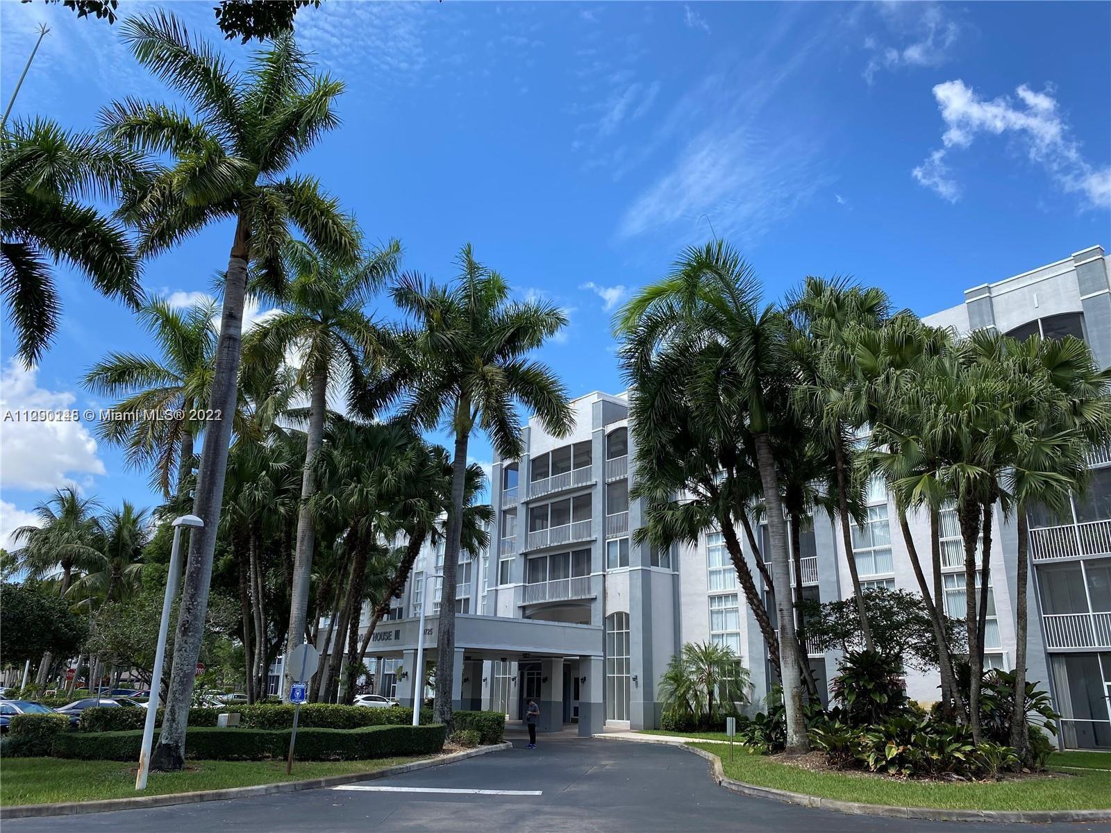 DORAL HOUSE CONDO NO 3 - Residential