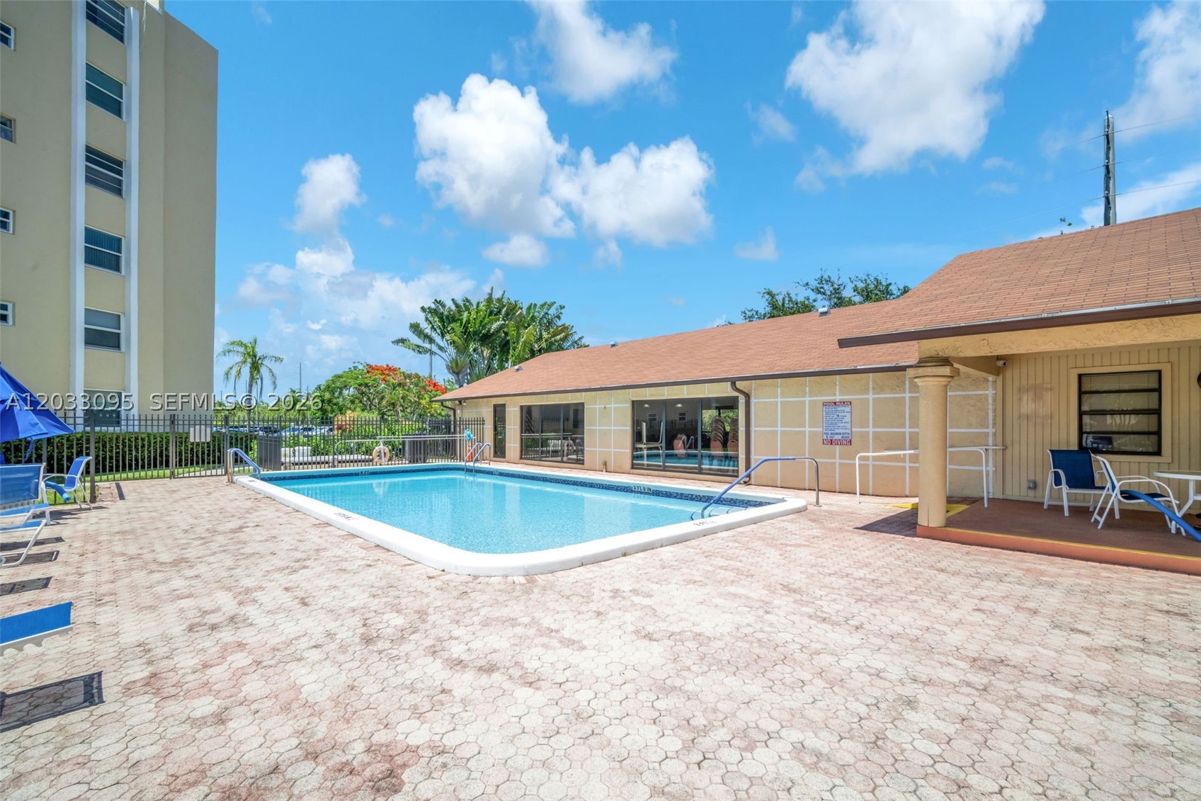 MEADOWBROOK LAKES VIEW CO - Residential Lease