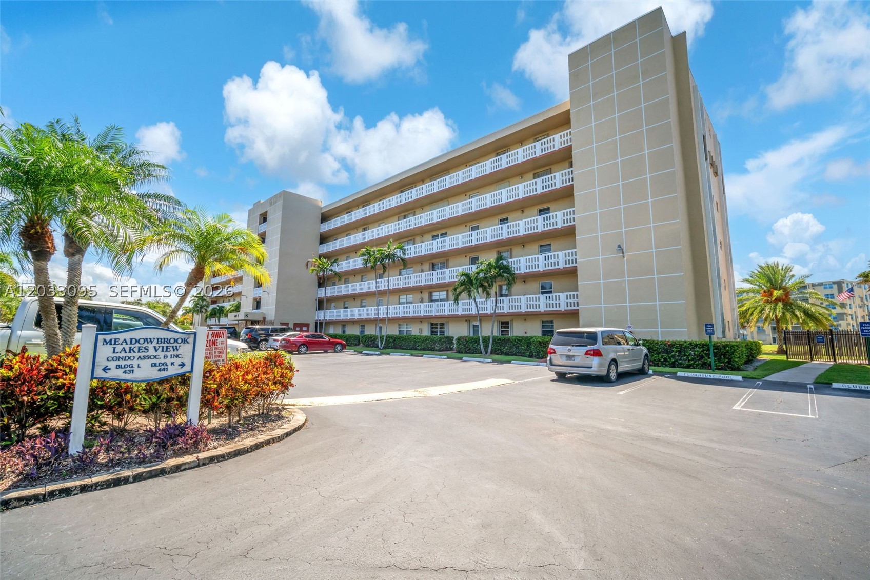 MEADOWBROOK LAKES VIEW CO - Residential Lease