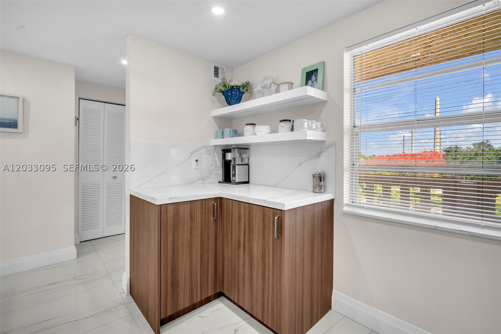 MEADOWBROOK LAKES VIEW CO - Residential Lease