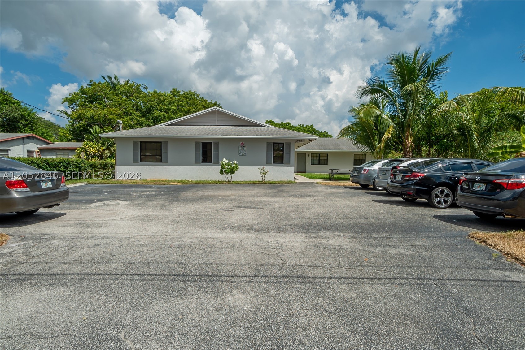 OAKLAND PARK SECOND ADD - Residential Income