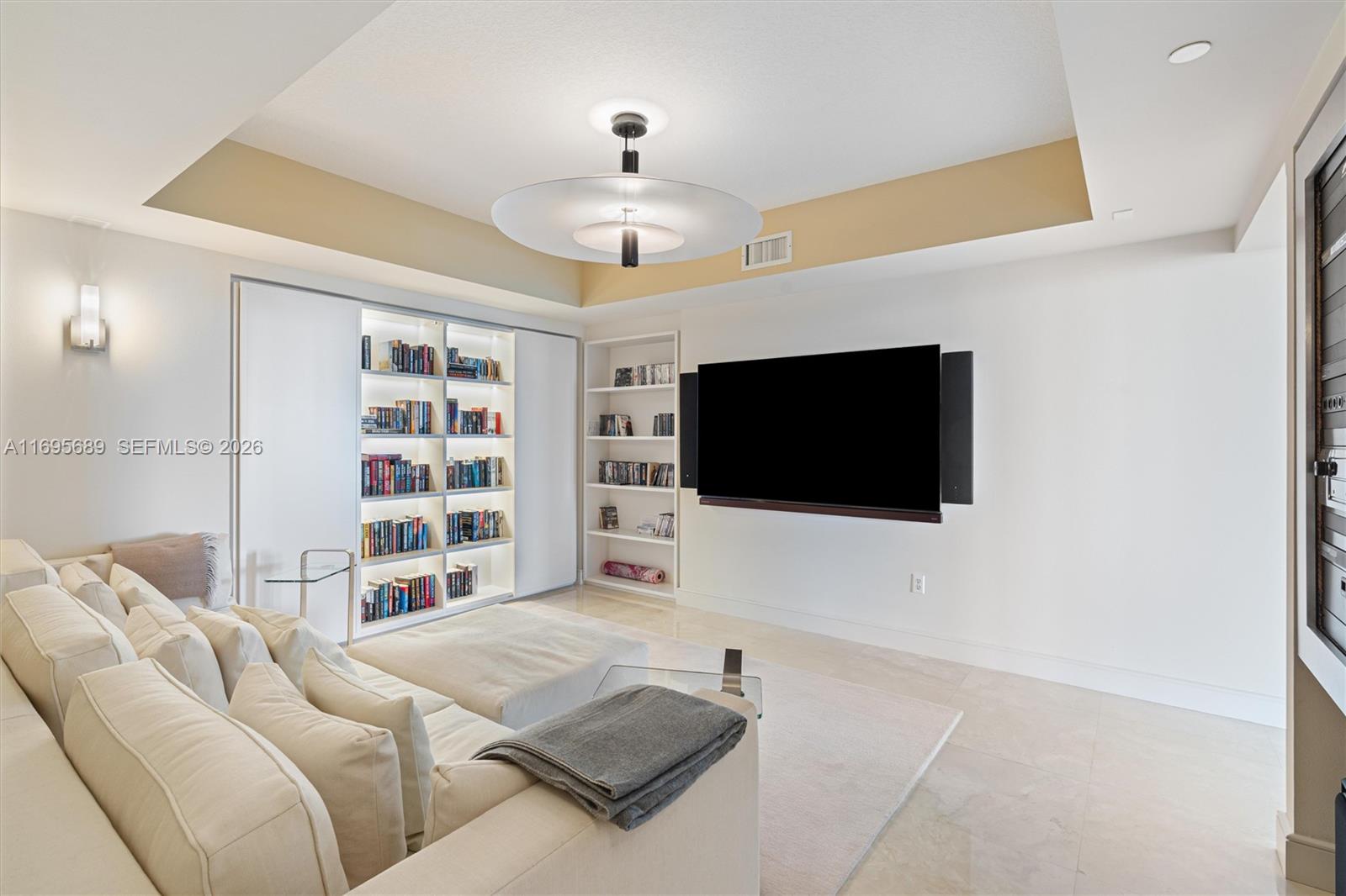 HARBOURAGE PLACE CONDO - Residential