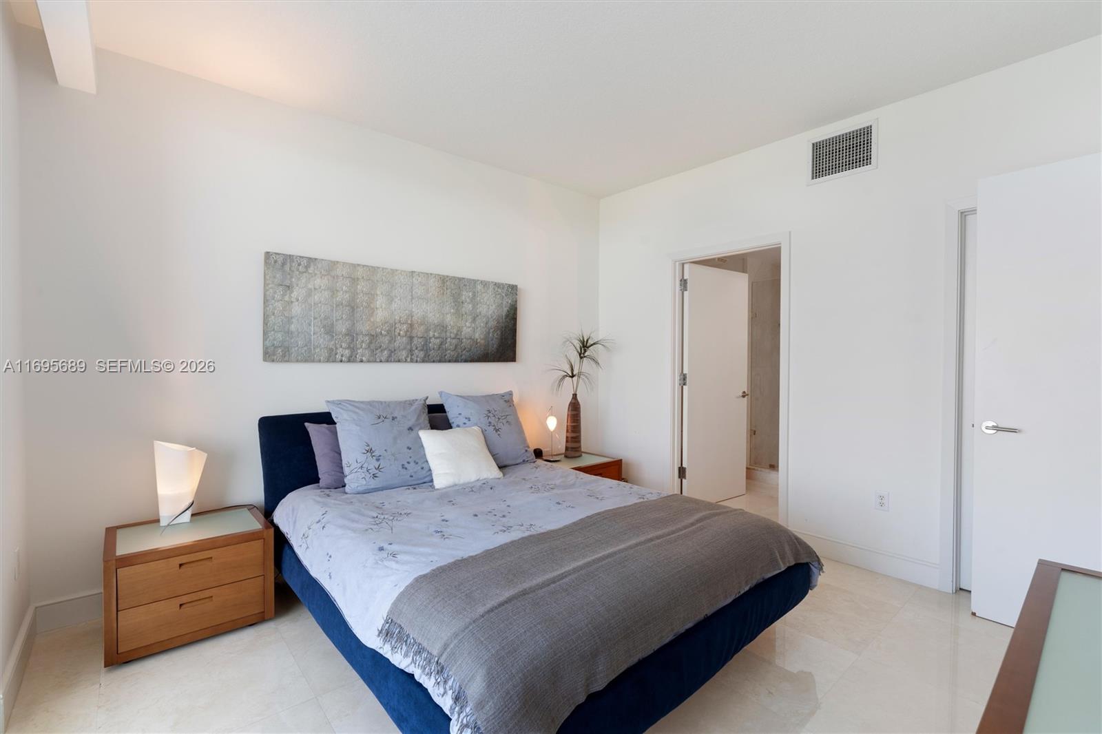 HARBOURAGE PLACE CONDO - Residential
