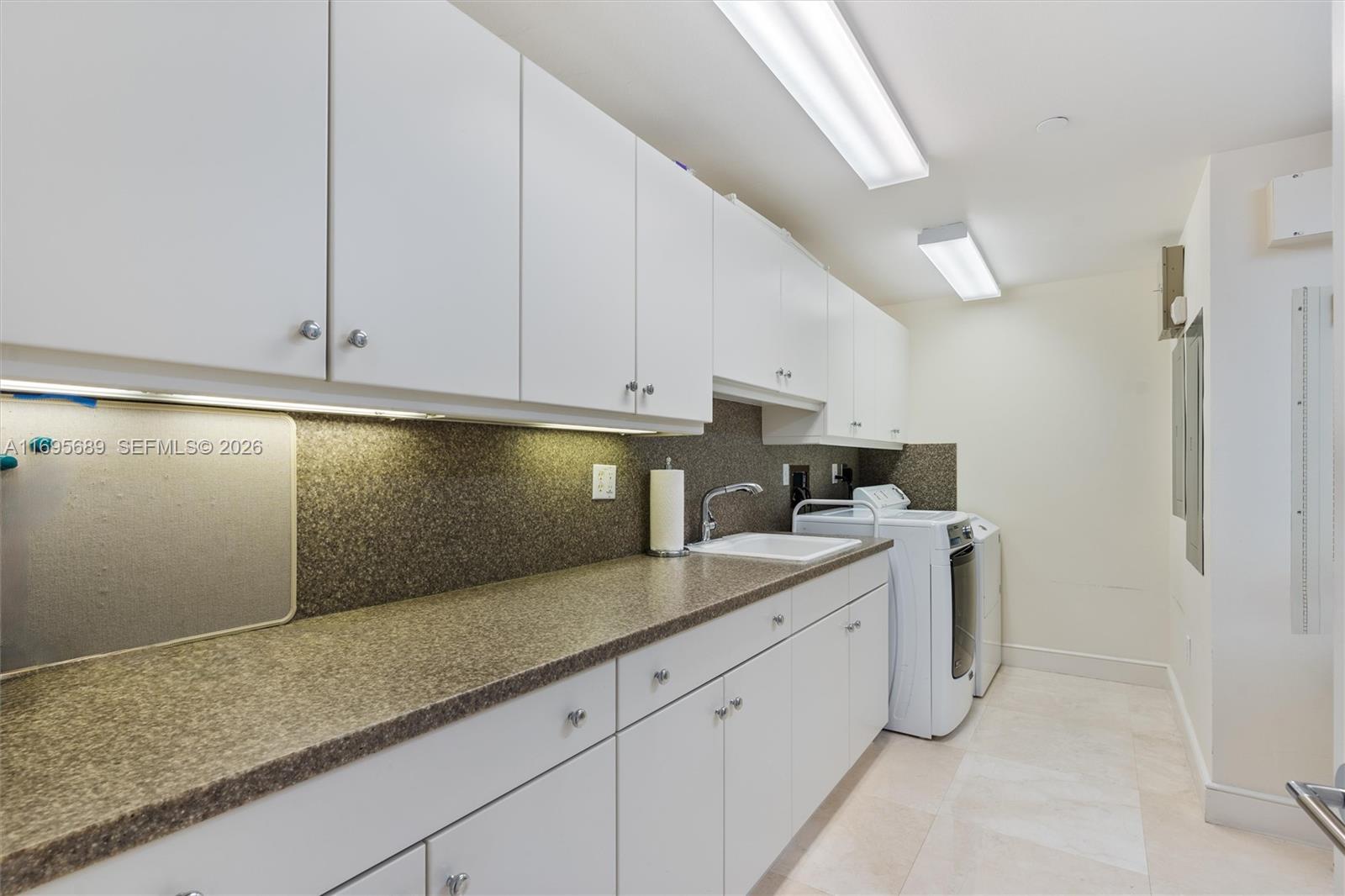 HARBOURAGE PLACE CONDO - Residential