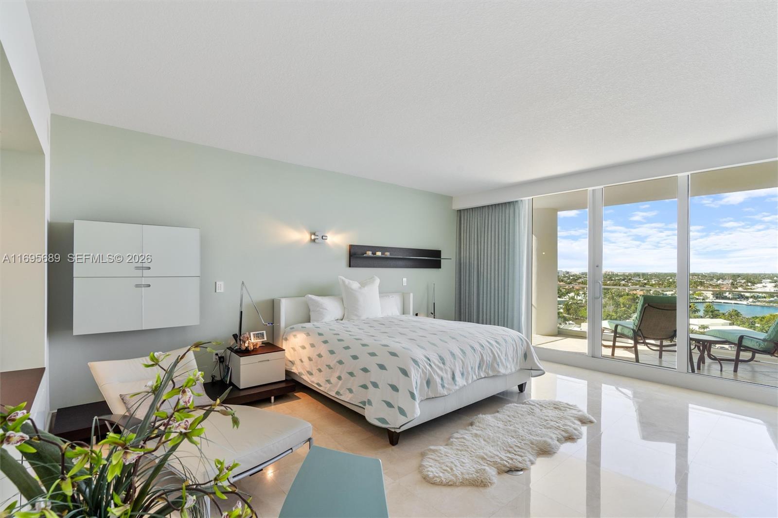 HARBOURAGE PLACE CONDO - Residential