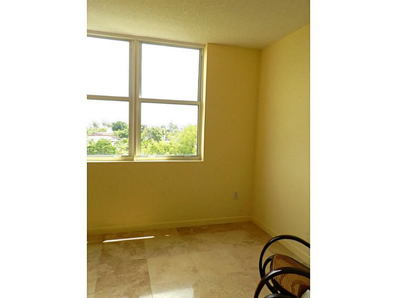 BREEZE CONDO - Residential Lease
