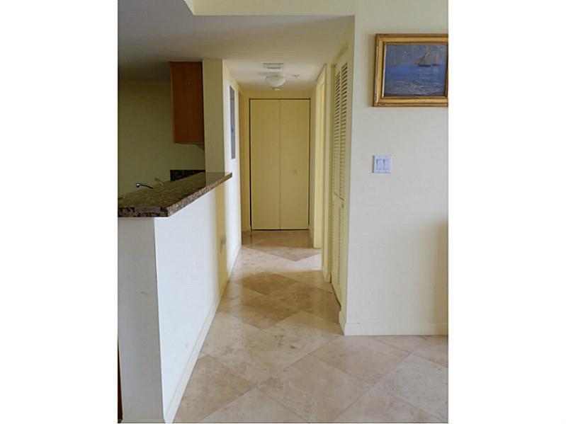 BREEZE CONDO - Residential Lease