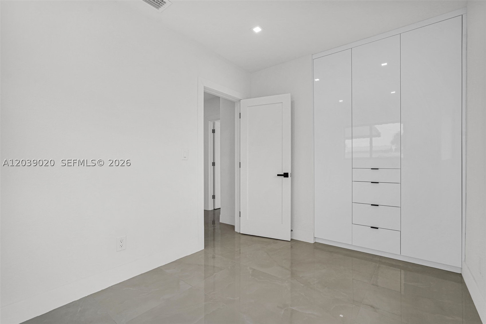 REALSITE ESTATES SEC 1 - Residential