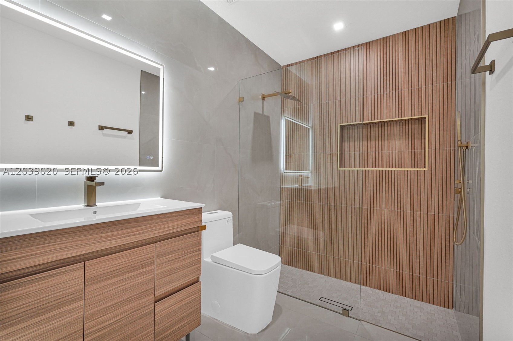 REALSITE ESTATES SEC 1 - Residential