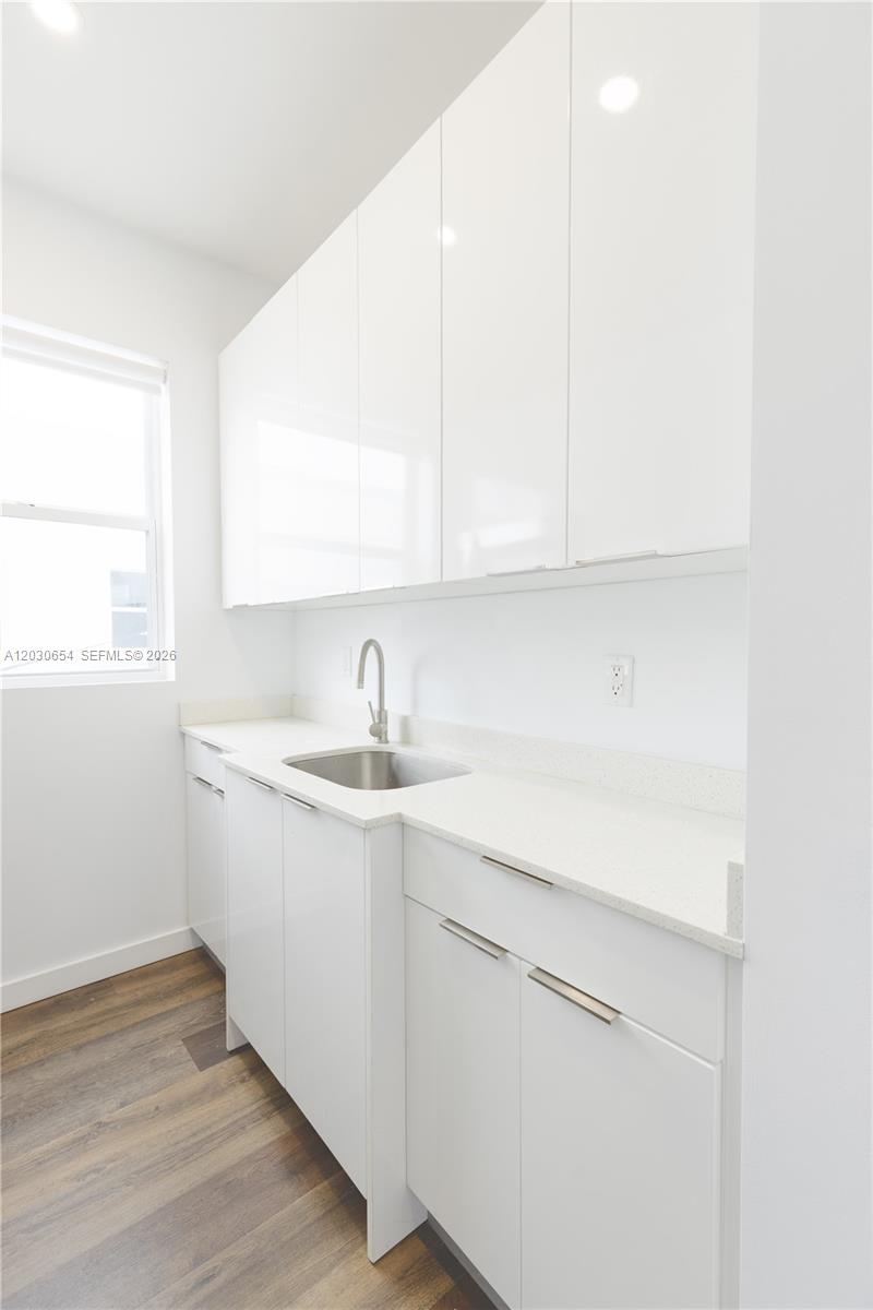 PALM GROVE - Residential Lease