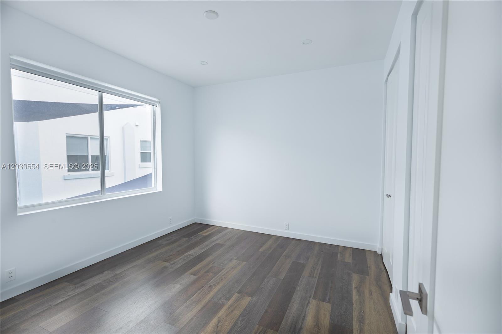 PALM GROVE - Residential Lease