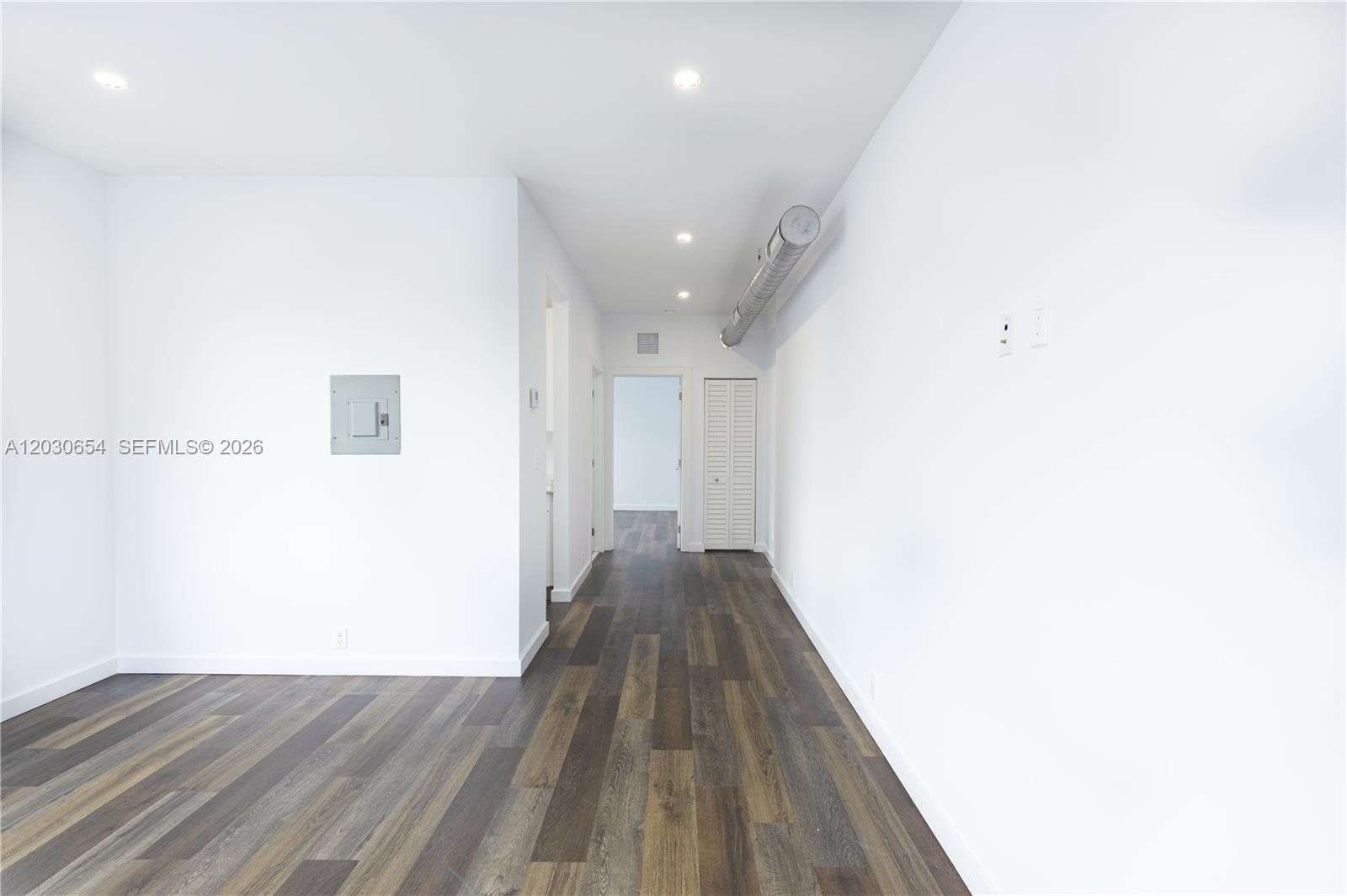 PALM GROVE - Residential Lease
