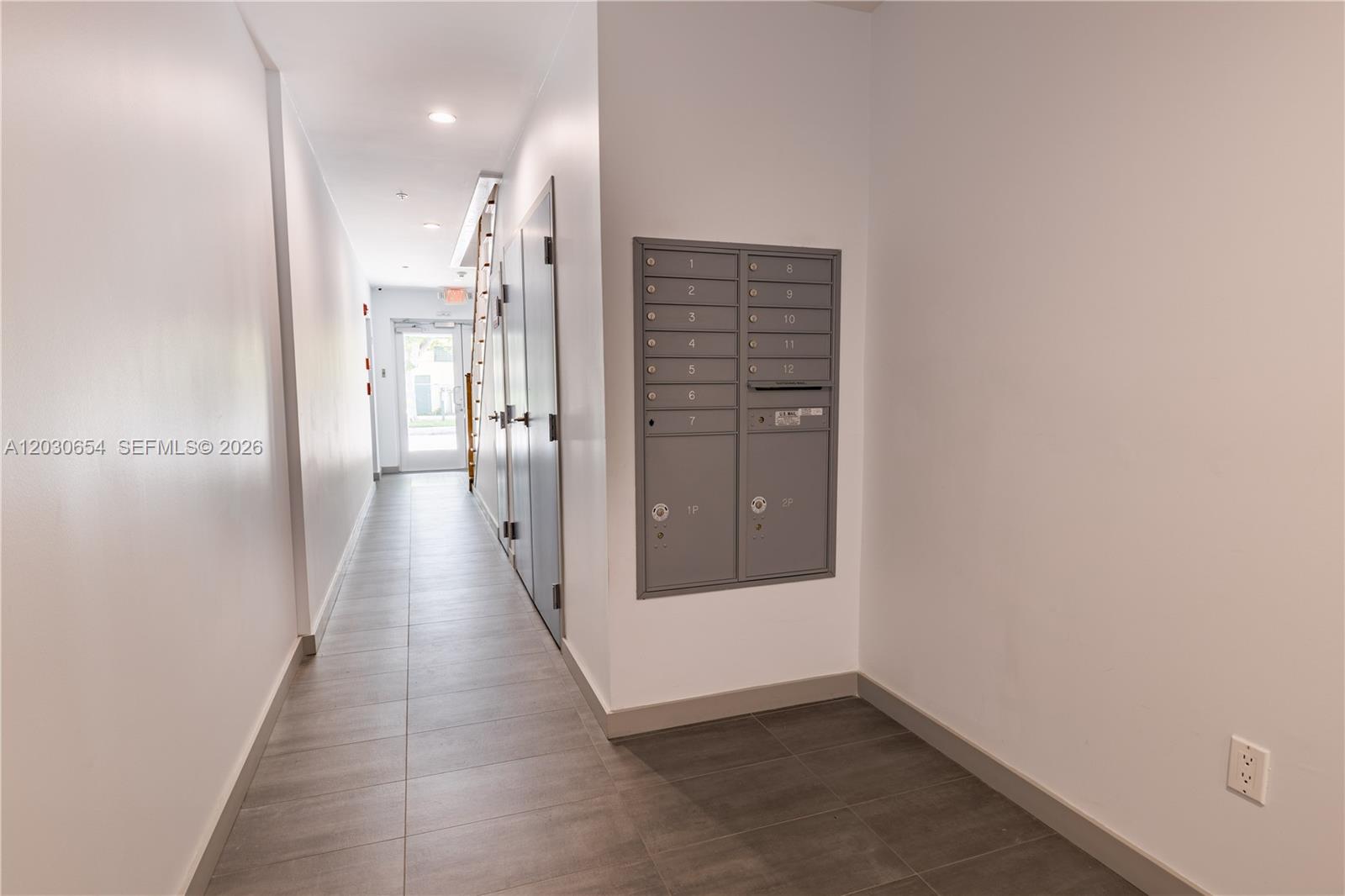 PALM GROVE - Residential Lease