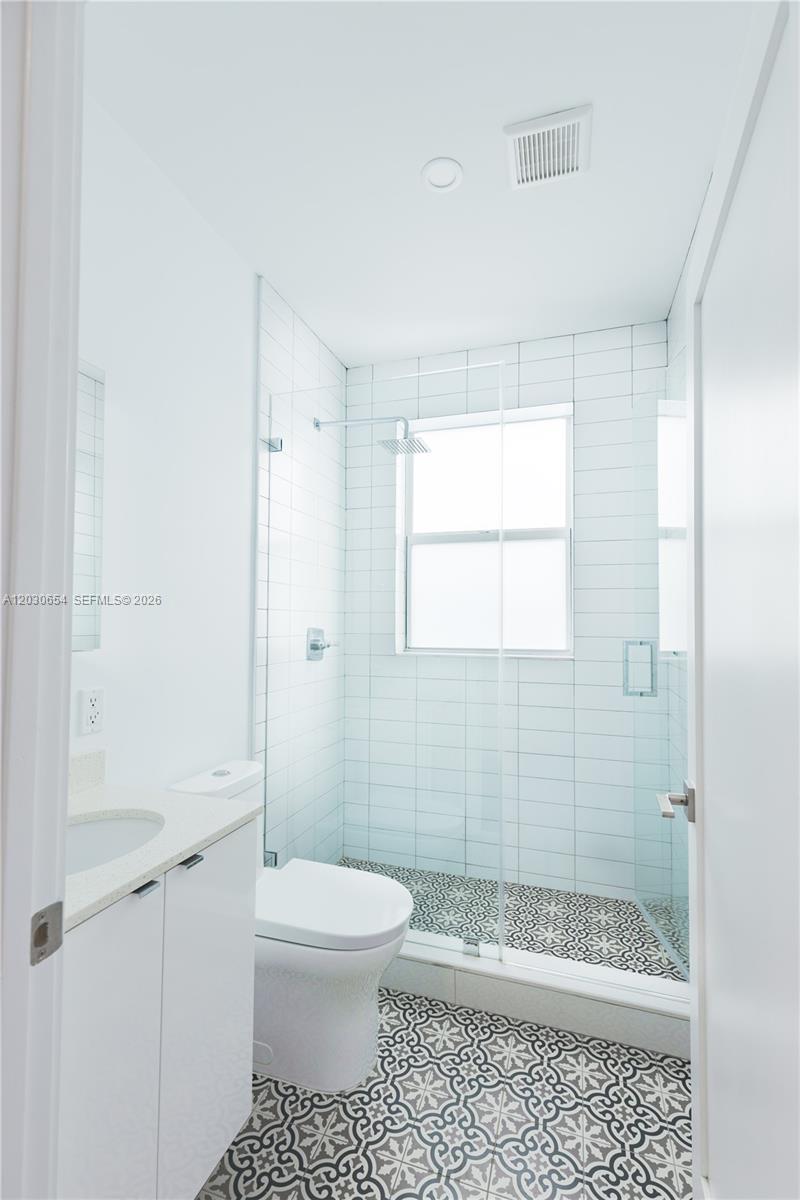 PALM GROVE - Residential Lease