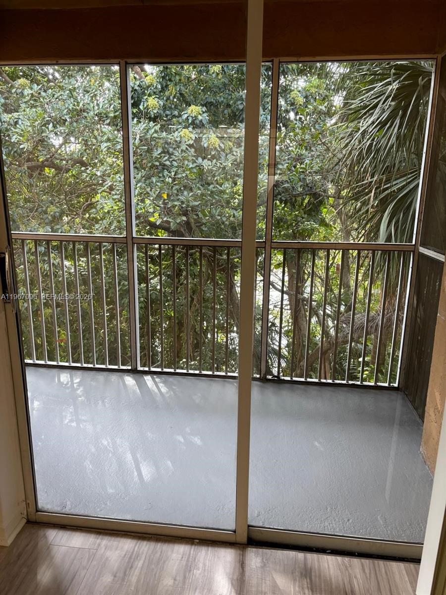 WINDWARD LAKES CONDO - Residential