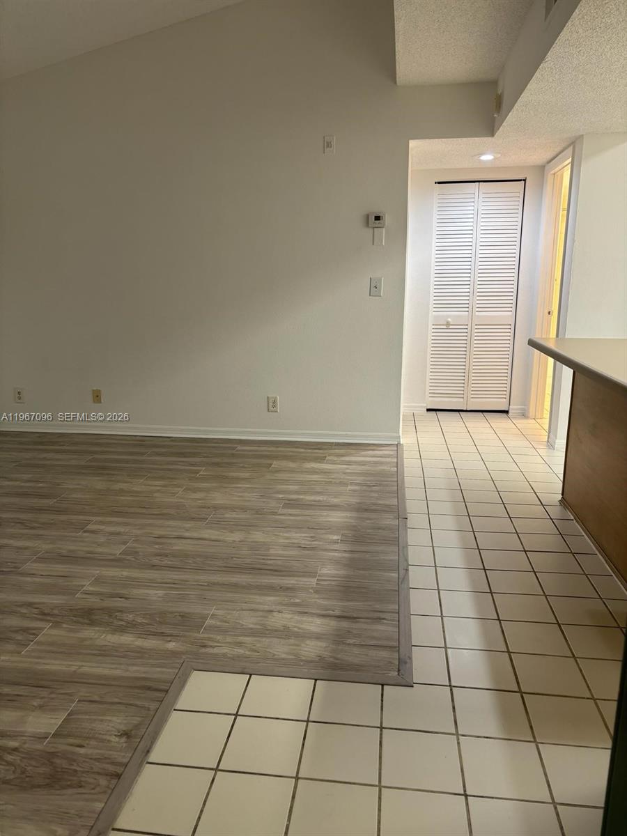 WINDWARD LAKES CONDO - Residential