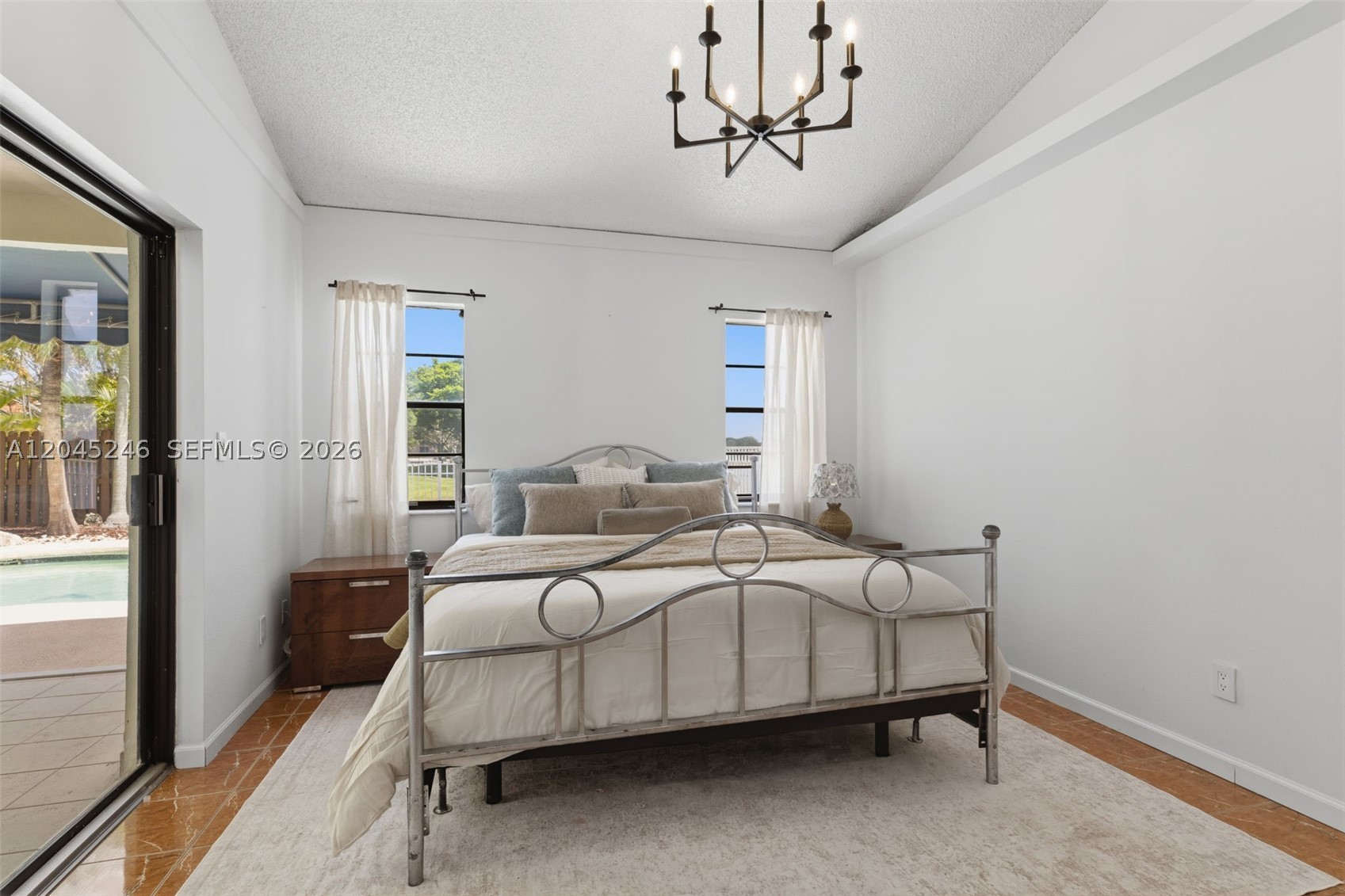 AVALON LAKES - Residential
