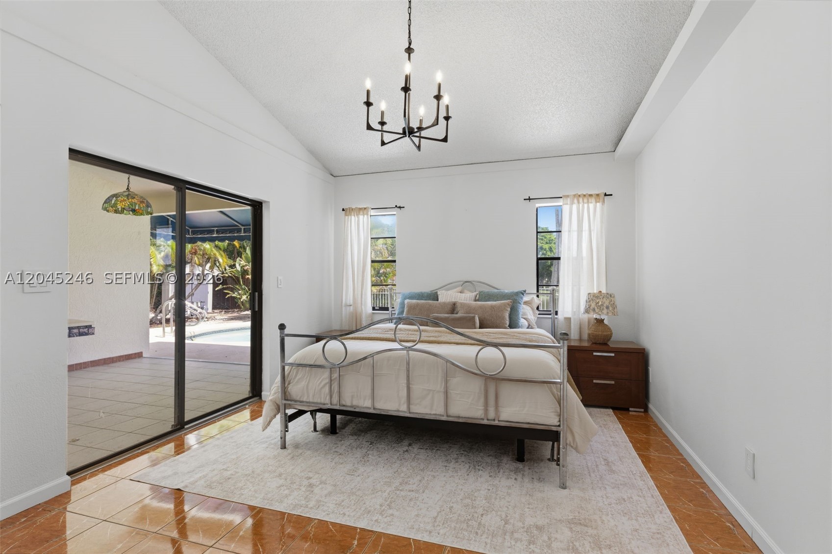 AVALON LAKES - Residential