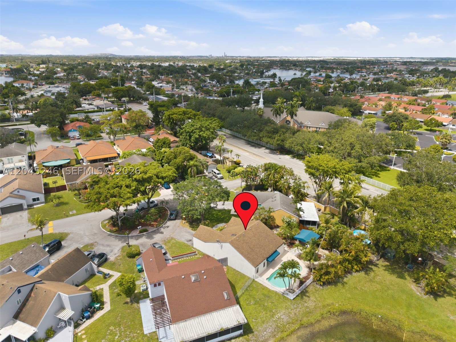 AVALON LAKES - Residential