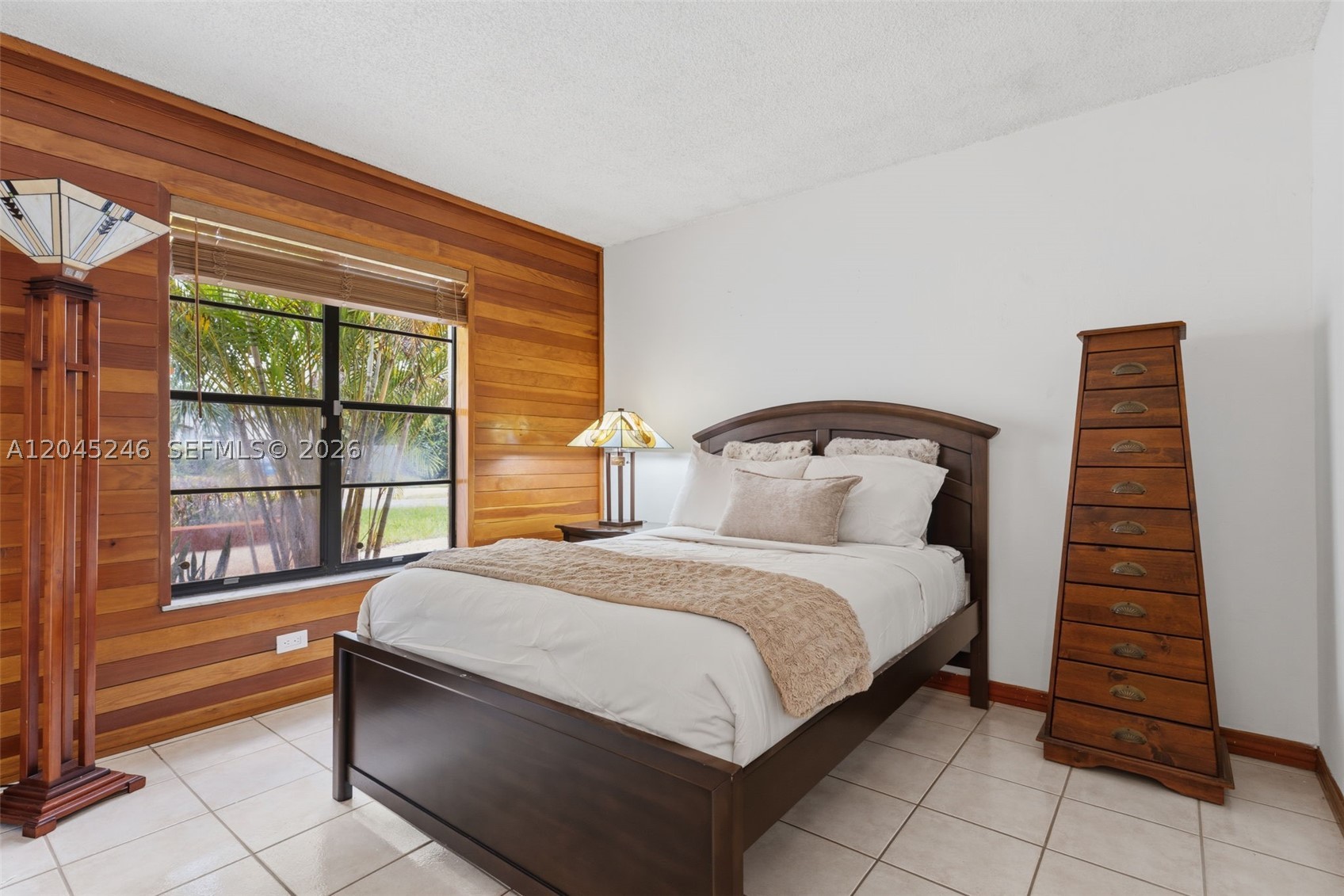 AVALON LAKES - Residential