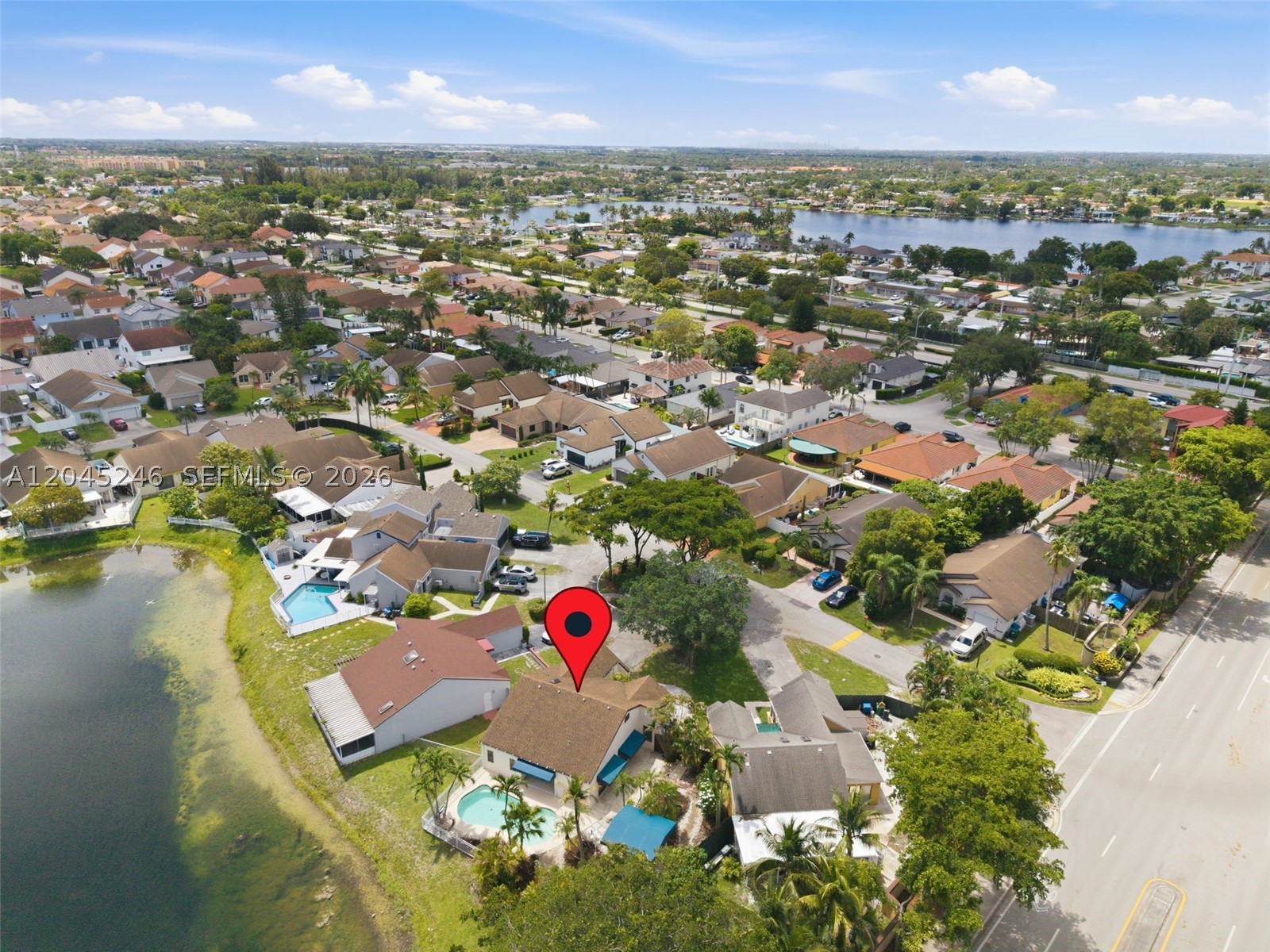 AVALON LAKES - Residential