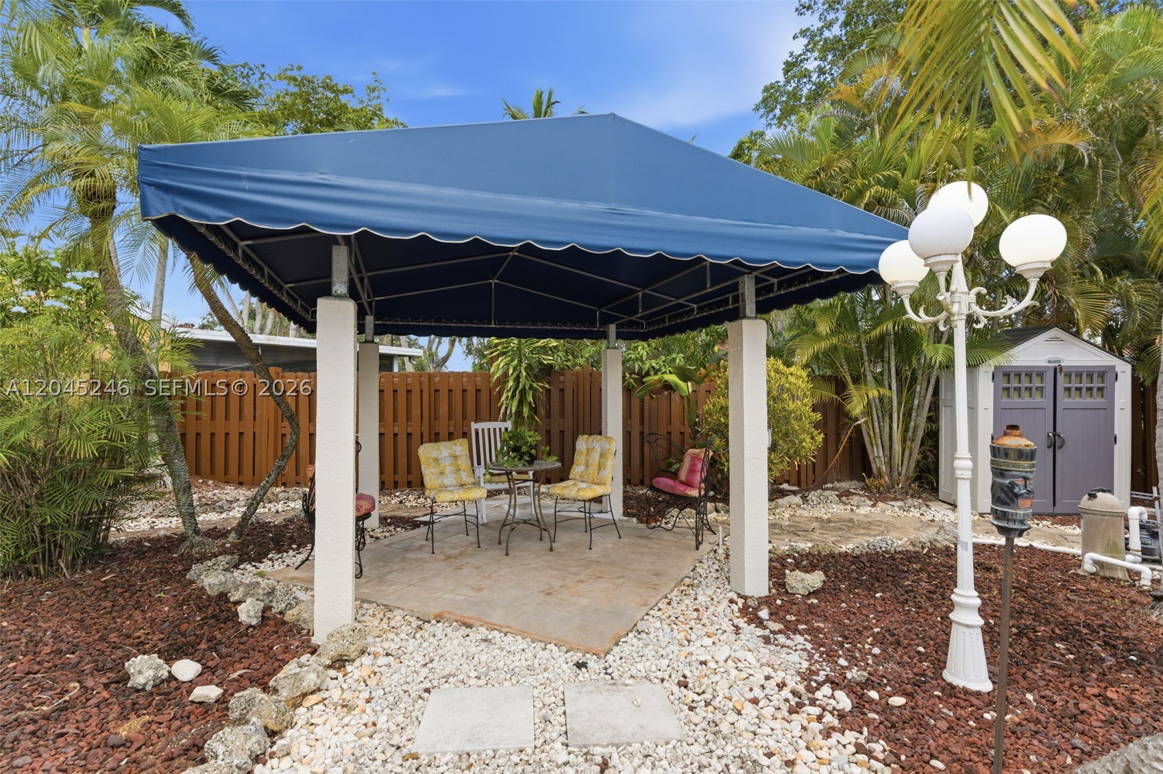 AVALON LAKES - Residential
