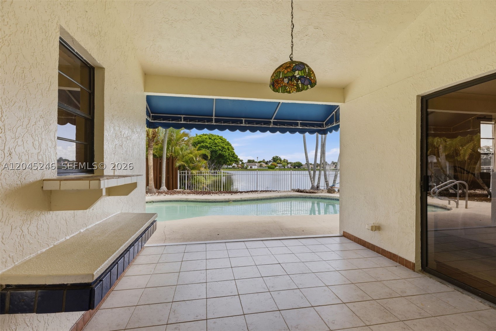 AVALON LAKES - Residential