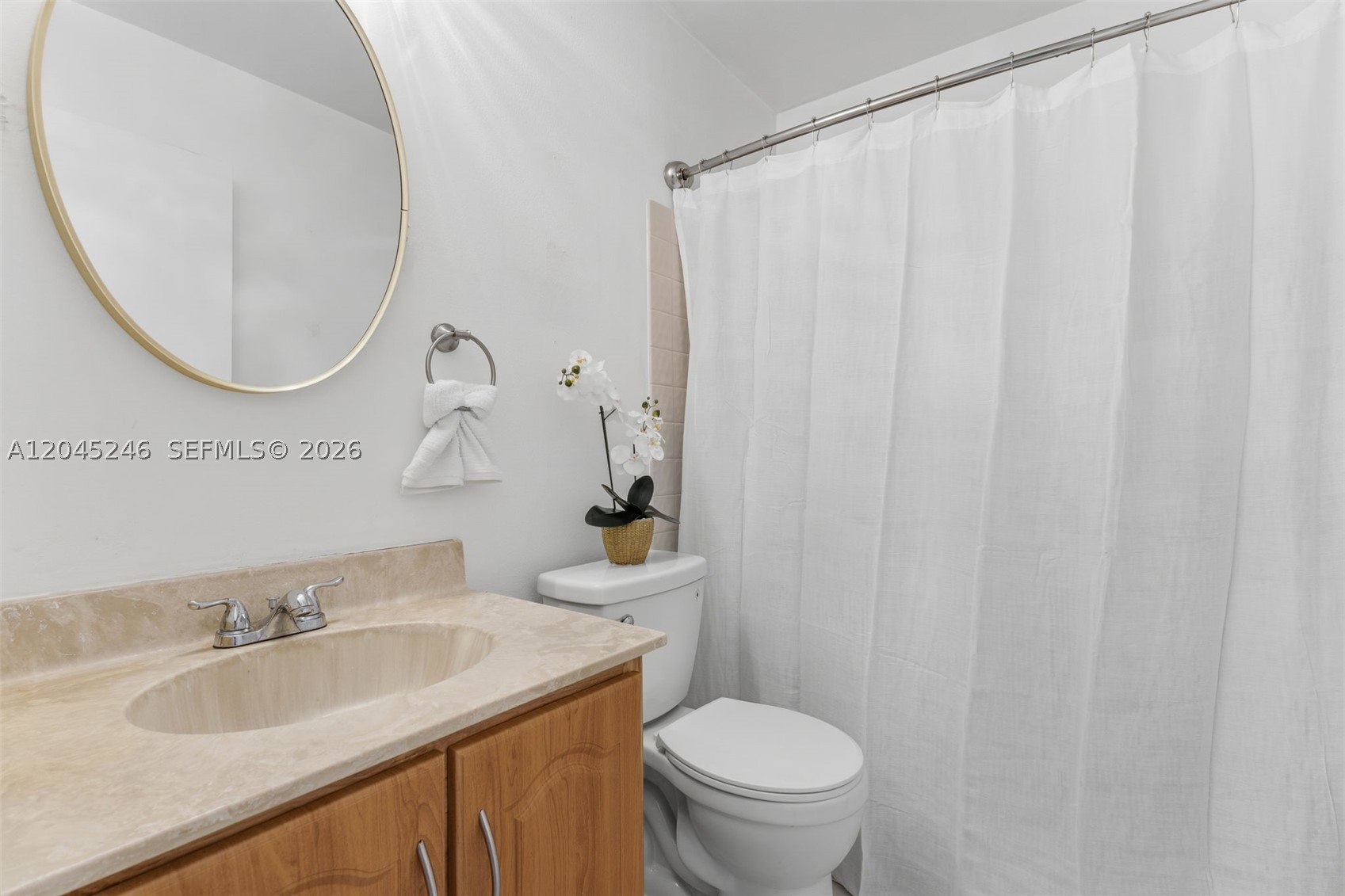 AVALON LAKES - Residential