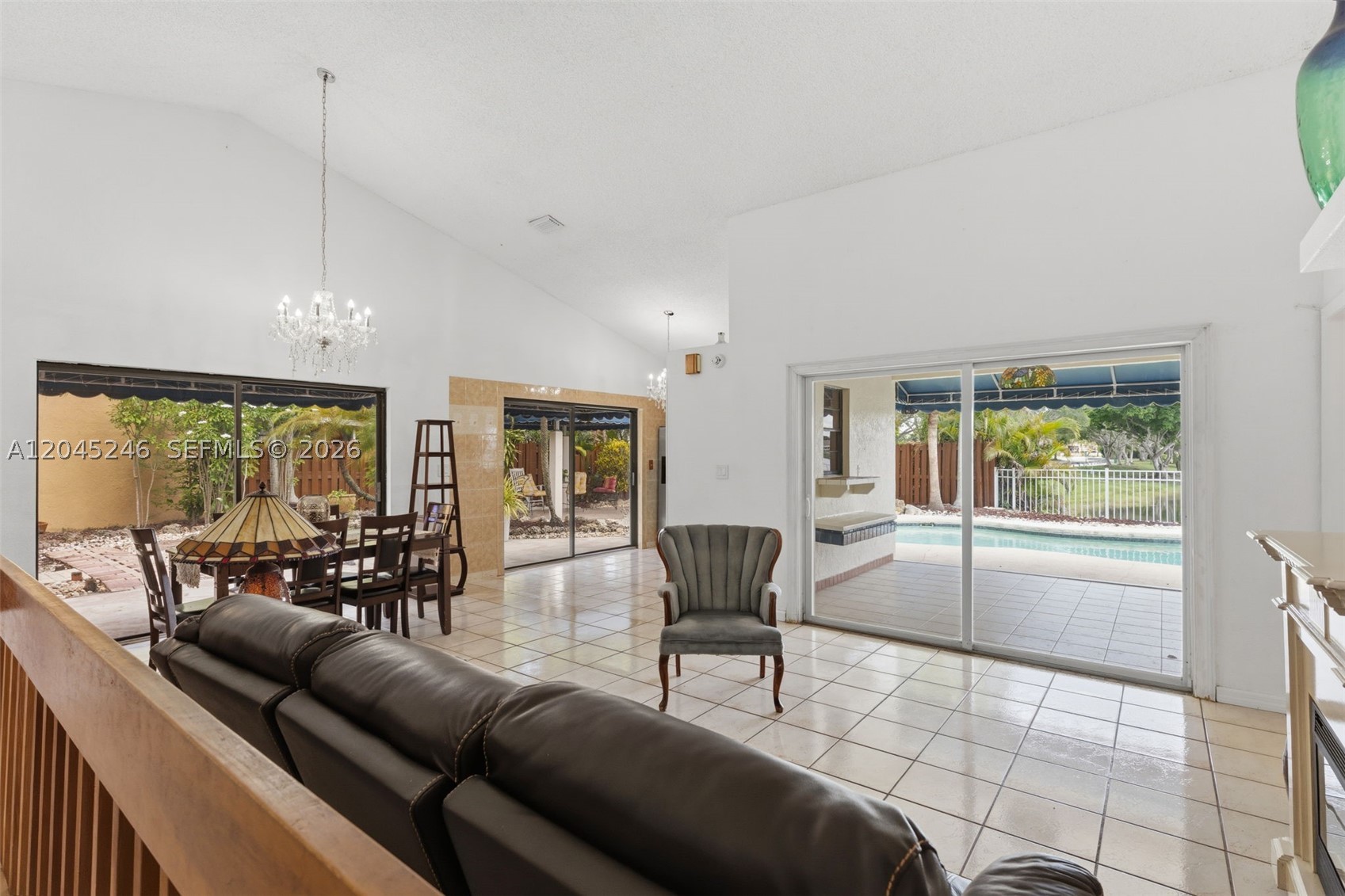 AVALON LAKES - Residential