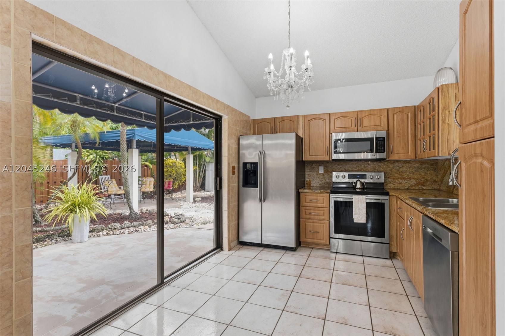 AVALON LAKES - Residential