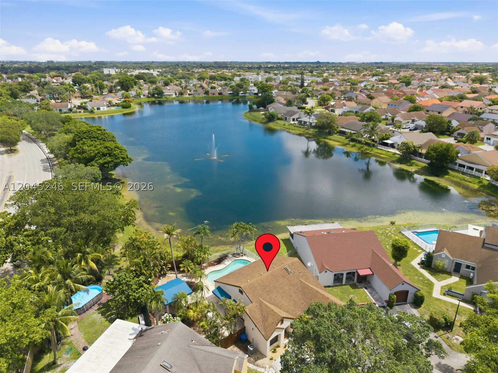 AVALON LAKES - Residential