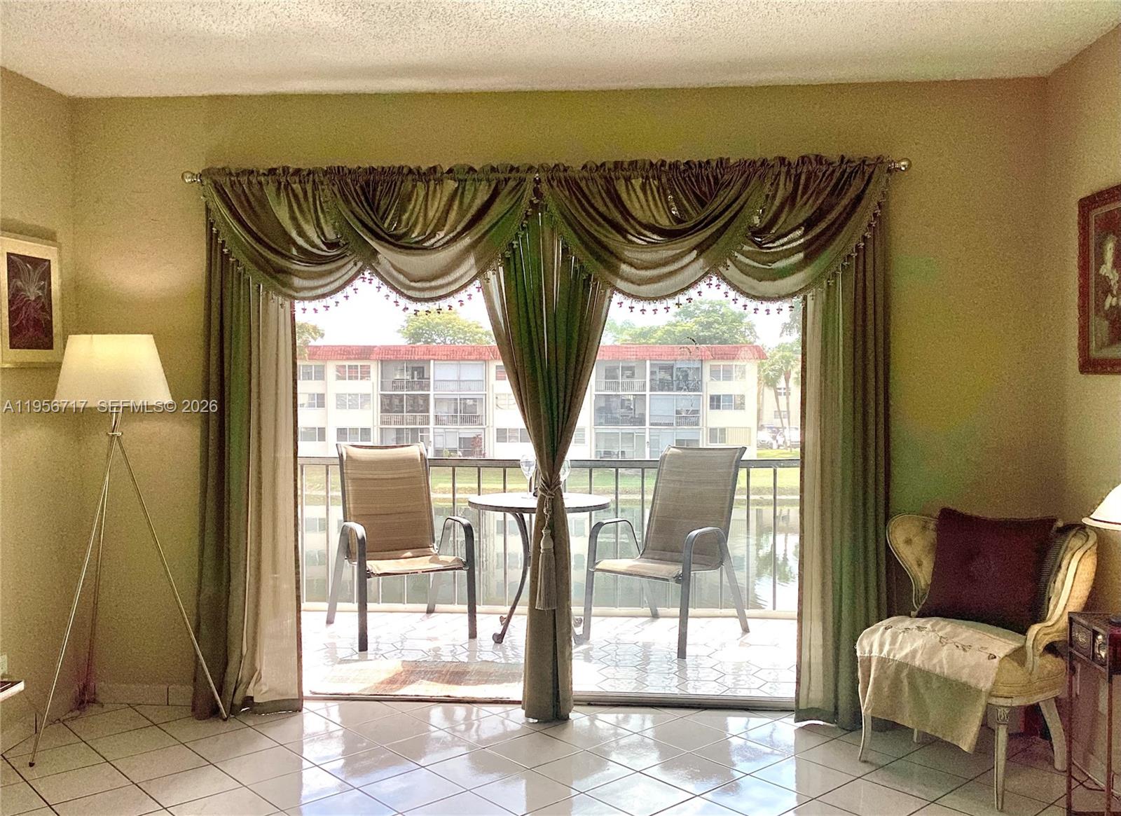 HOLLYBROOK GOLF - Residential