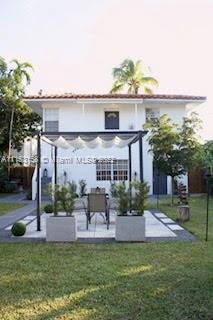 Beautiful and spacious 2 bed 1 bath with hardwood floors. Great location, close to everything shopping and dinning. Fast approval process. BY APPOINTMENT ONLY M-S 10-6 PM CALL OR TEXT LISTING AGENT.