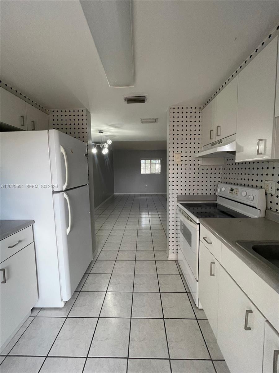 TOLEDO VILLAS CONDO - Residential Lease