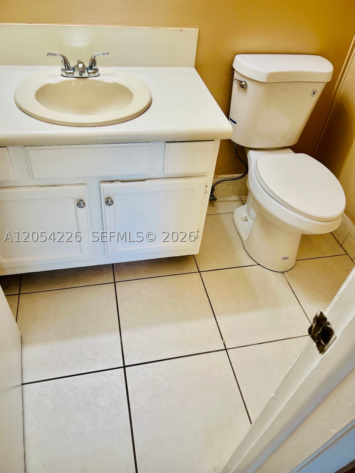 LAKESHORE CLUB - Residential Lease