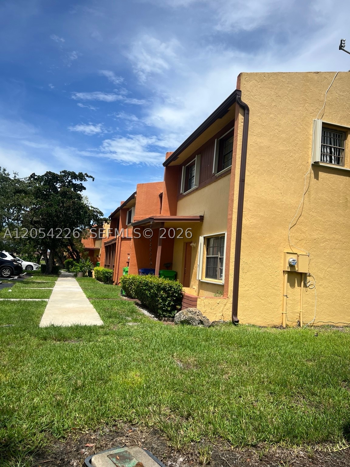 LAKESHORE CLUB - Residential Lease