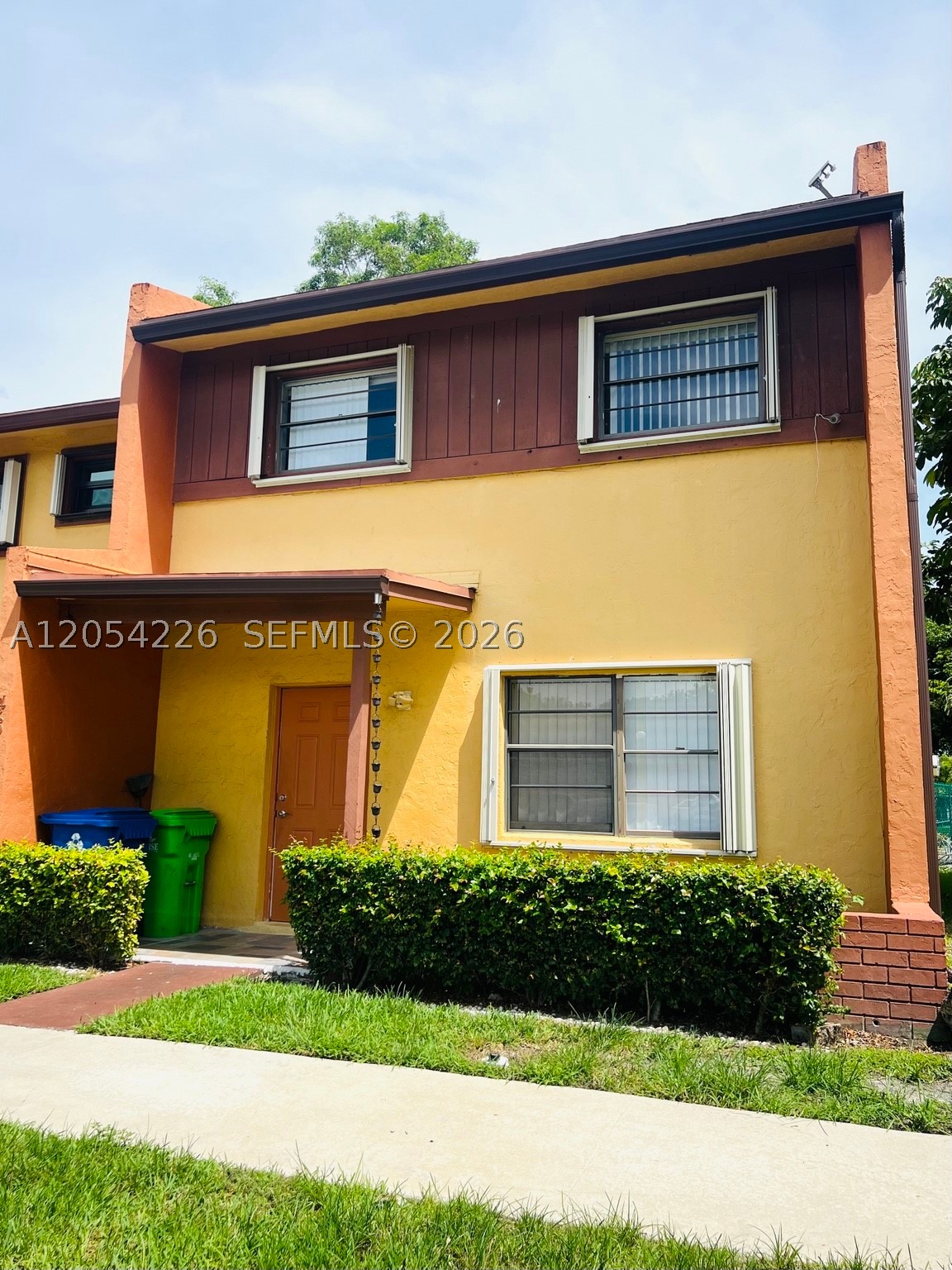 LAKESHORE CLUB - Residential Lease