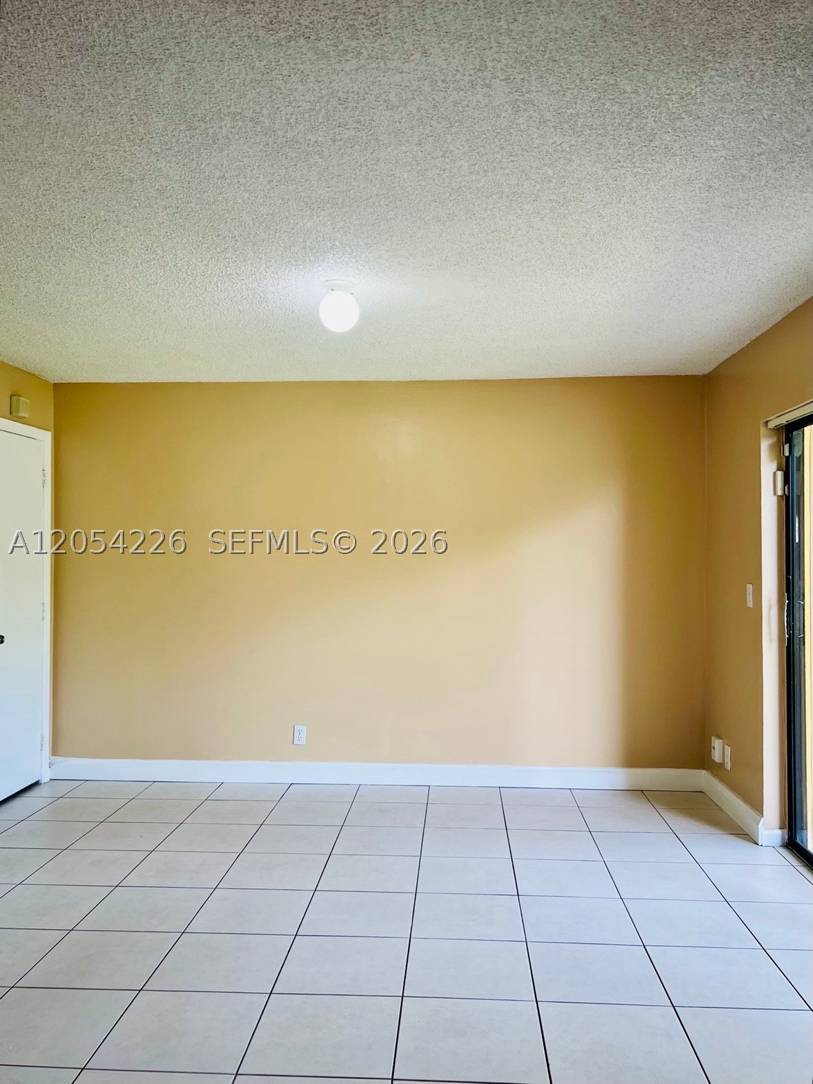 LAKESHORE CLUB - Residential Lease