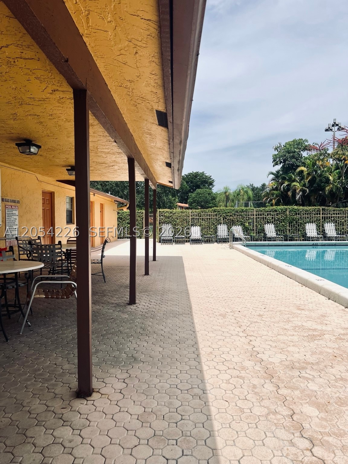 LAKESHORE CLUB - Residential Lease
