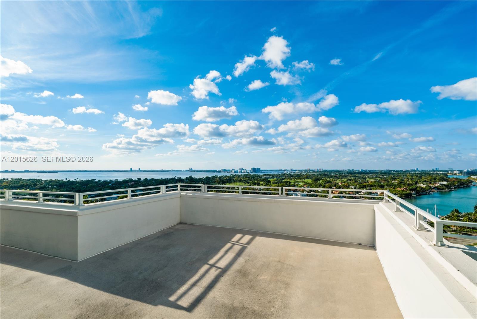IMPERIAL HOUSE CONDO - Residential