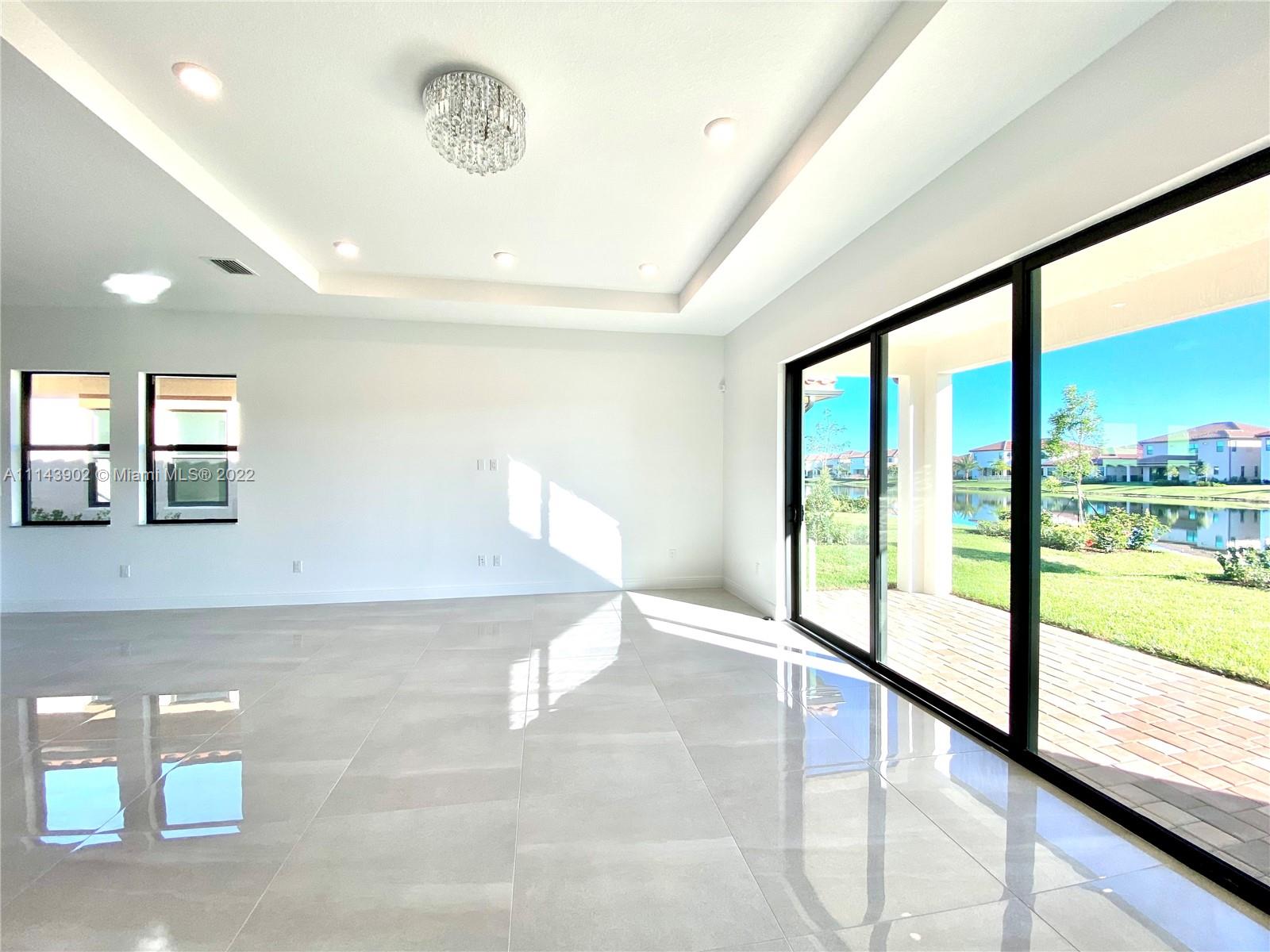 PARKLAND BAY - Residential