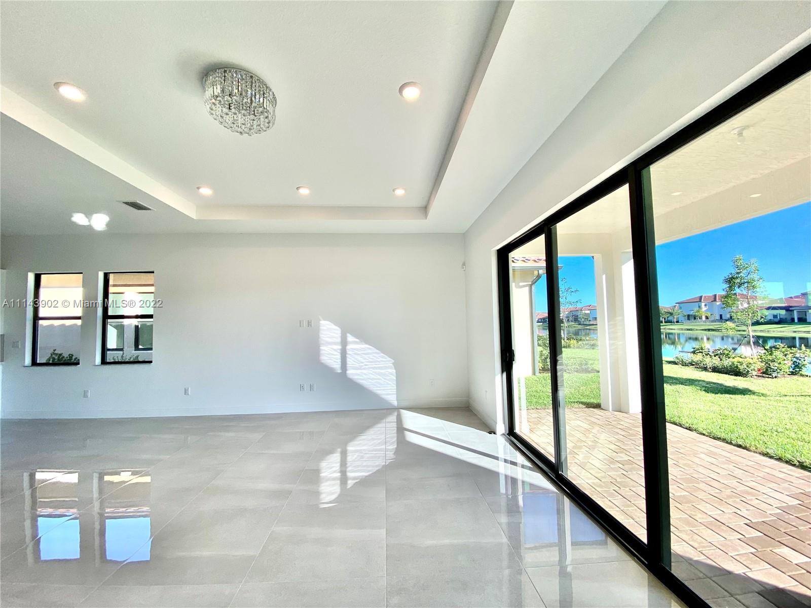 PARKLAND BAY - Residential