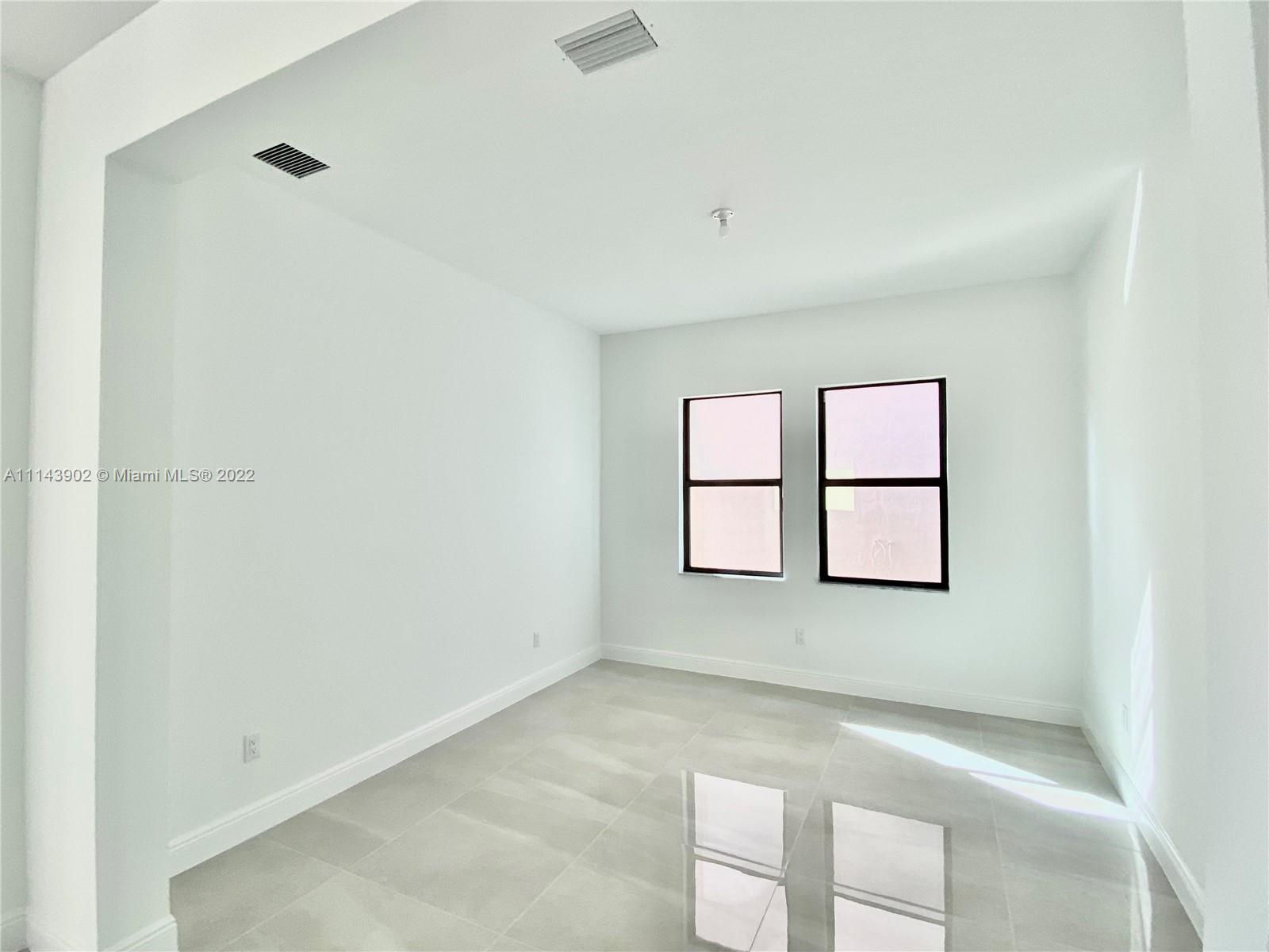 PARKLAND BAY - Residential