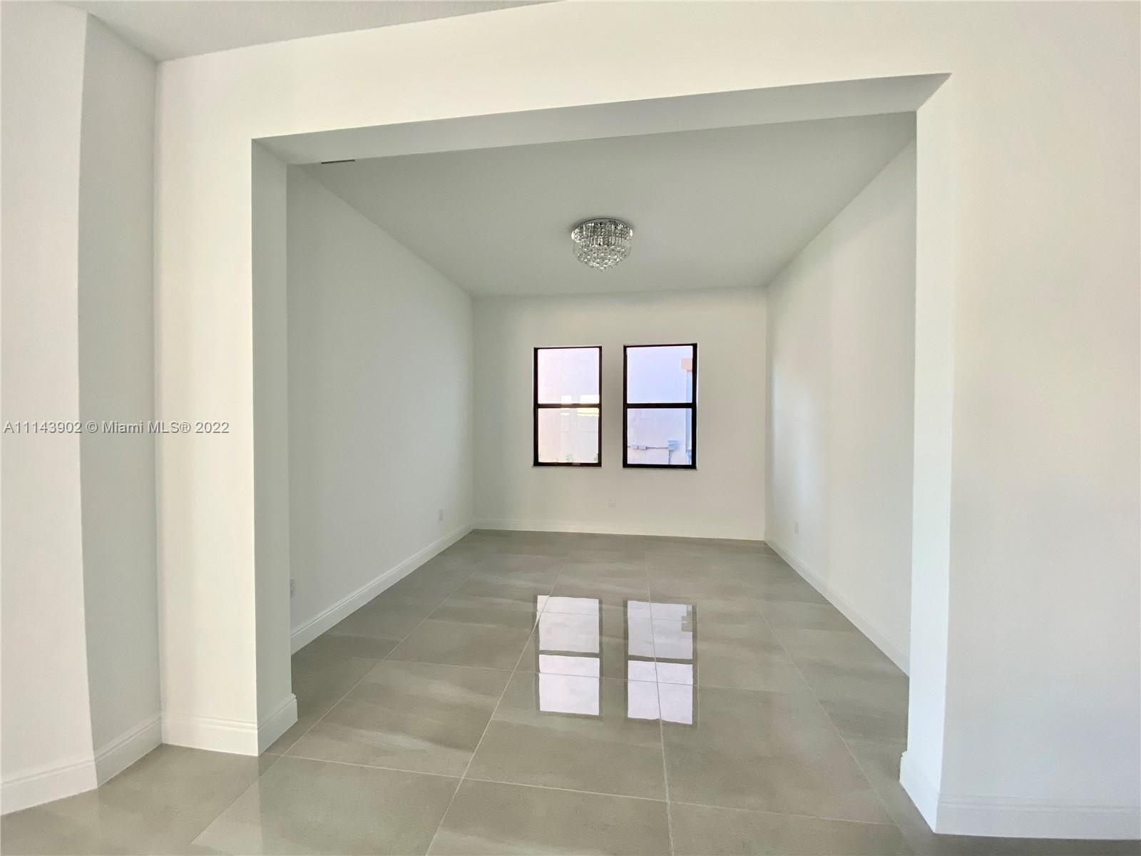 PARKLAND BAY - Residential